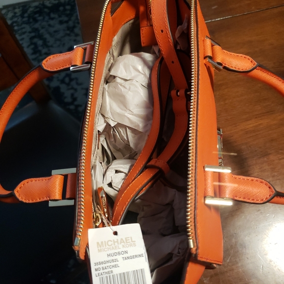 Michael kors handbags cross body - Picture 6 of 11